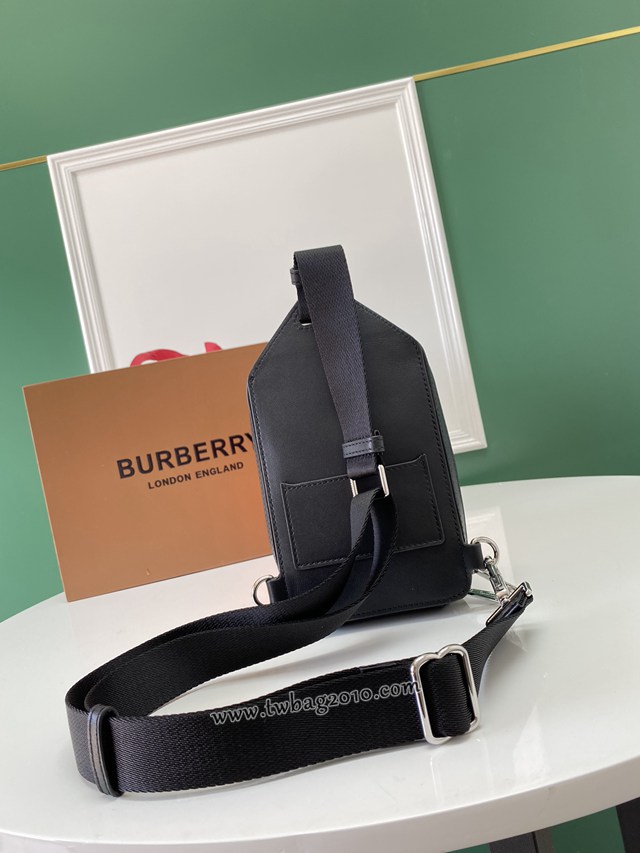 Burberry專門店新款黑色皮革斜背包 巴寶莉腰包當胸包斜跨包 yxb1237